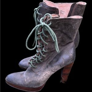 Frye vintage look green leather lace up booties size 11